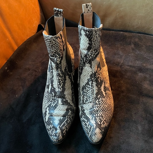 Mollini Darius black white python ankle boot bootie western snakeskin Chelsea - Picture 4 of 17